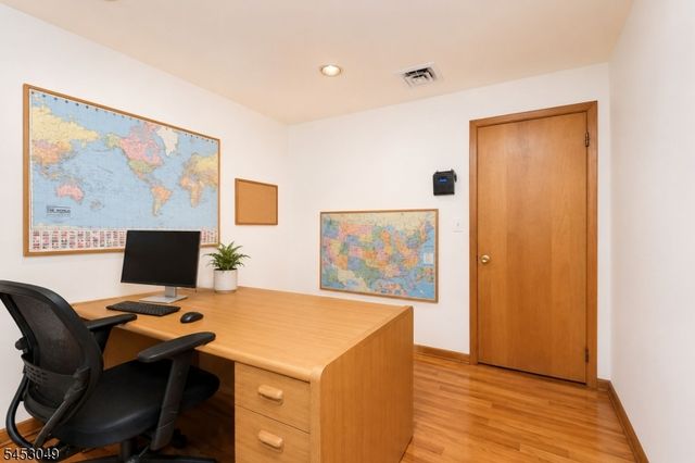 472 Summit Rd, Mountainside Boro, NJ 07092