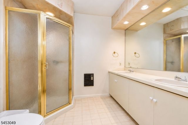 472 Summit Rd, Mountainside Boro, NJ 07092