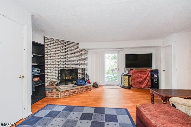 472 Summit Rd, Mountainside Boro, NJ 07092