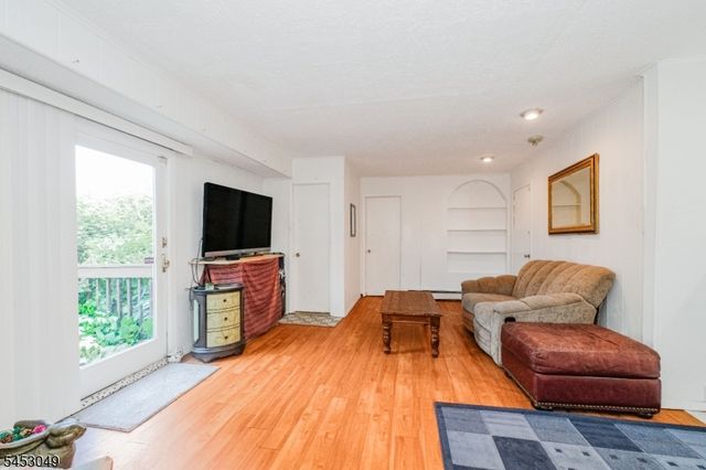 472 Summit Rd, Mountainside Boro, NJ 07092