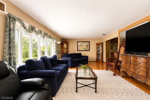 472 Summit Rd, Mountainside Boro, NJ 07092