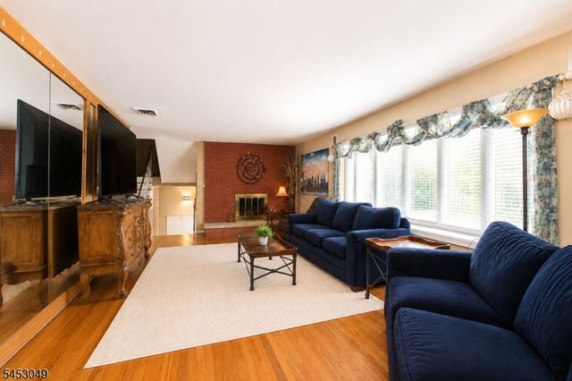 472 Summit Rd, Mountainside Boro, NJ 07092