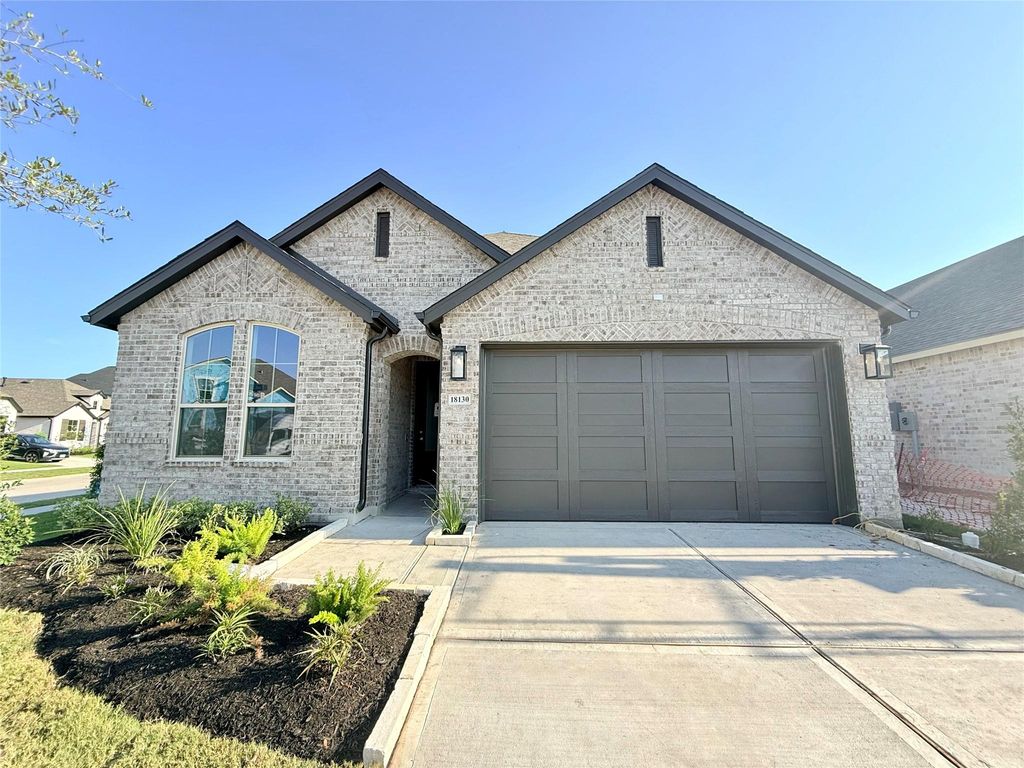 18130 Sunlit Oasis Drive, Webster, TX 77598