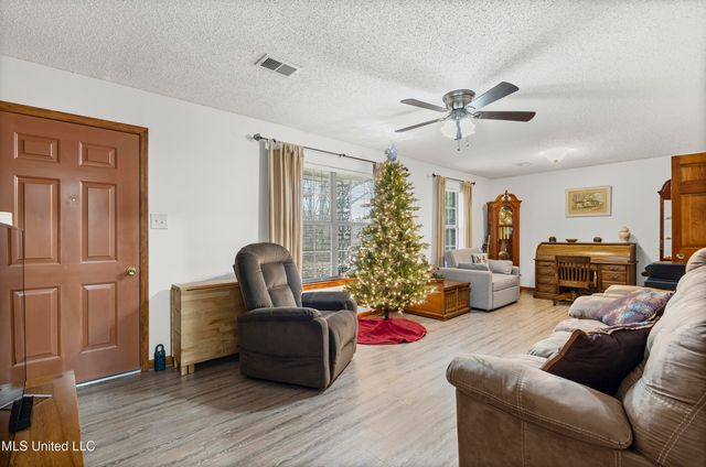 3165 W Star Landing Road, Nesbit, MS 38651