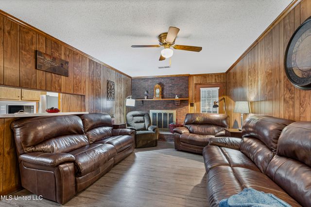 3165 W Star Landing Road, Nesbit, MS 38651