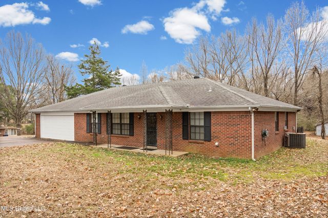 3165 W Star Landing Road, Nesbit, MS 38651