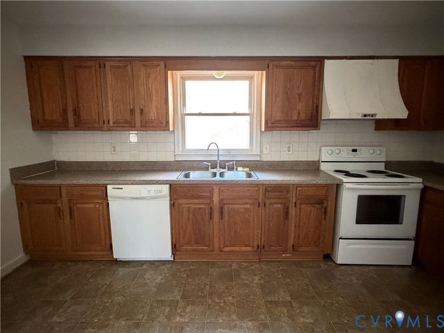 3041 Clintwood Rd, Chesterfield, VA 23112