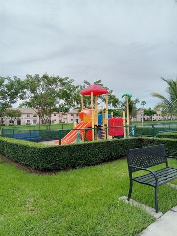 1261 SE 27th St 104, Homestead, FL 33035
