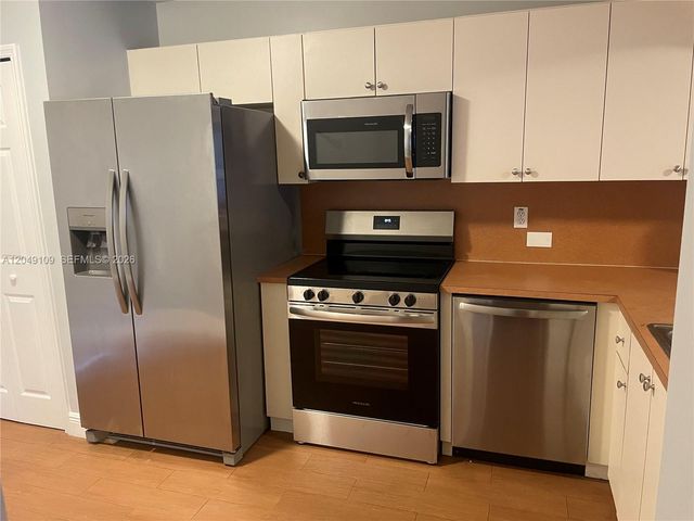 1261 SE 27th St 104, Homestead, FL 33035