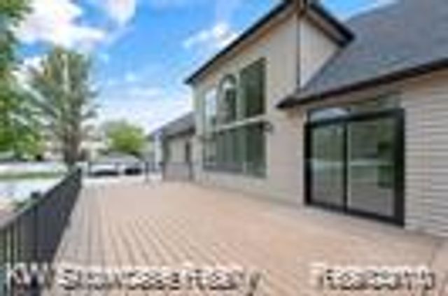 5245 BUELL Drive, Commerce Charter Township, MI 48382