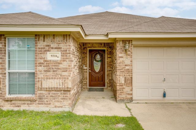 9316 Marilyn Court, White Settlement, TX 76108