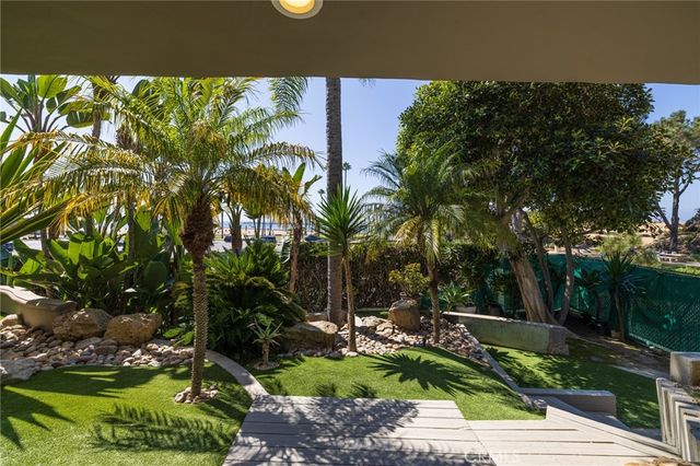 2901 Ocean Boulevard, Corona Del Mar, CA 92625