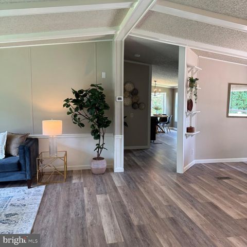 203 OAKFIELD CT W, Lancaster, PA 17603