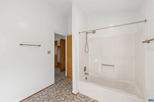 640 BIG OAK RD, Charlottesville, VA 22903