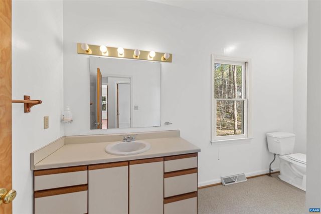640 BIG OAK RD, Charlottesville, VA 22903