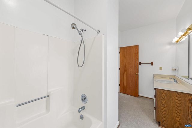 640 BIG OAK RD, Charlottesville, VA 22903