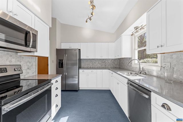 640 BIG OAK RD, Charlottesville, VA 22903