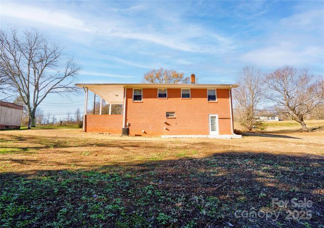 1909 S Lafayette Street, Shelby, NC 28152