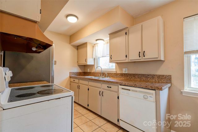 1909 S Lafayette Street, Shelby, NC 28152