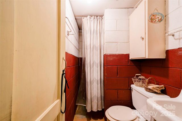 1909 S Lafayette Street, Shelby, NC 28152