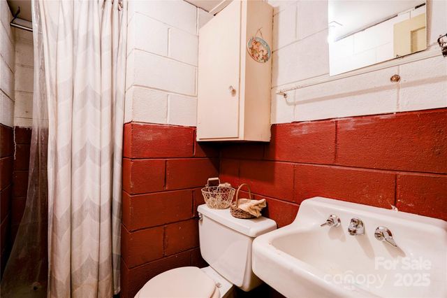 1909 S Lafayette Street, Shelby, NC 28152