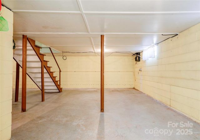 1909 S Lafayette Street, Shelby, NC 28152