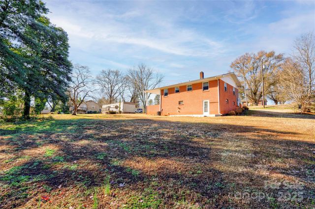 1909 S Lafayette Street, Shelby, NC 28152