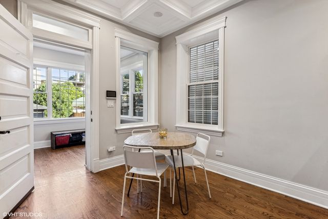 1214 W Newport Avenue 1, Chicago, IL 60657