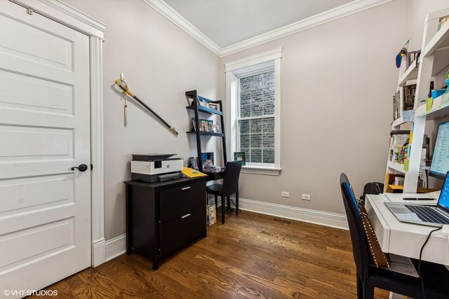1214 W Newport Avenue 1, Chicago, IL 60657