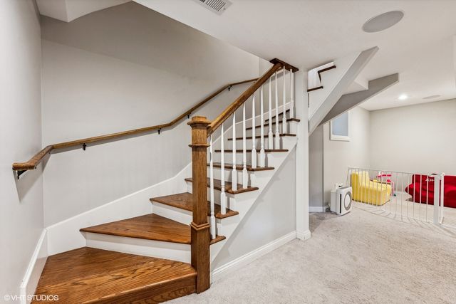 1214 W Newport Avenue 1, Chicago, IL 60657