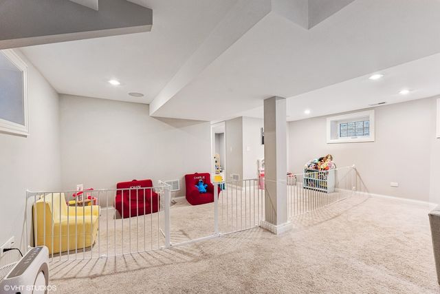 1214 W Newport Avenue 1, Chicago, IL 60657