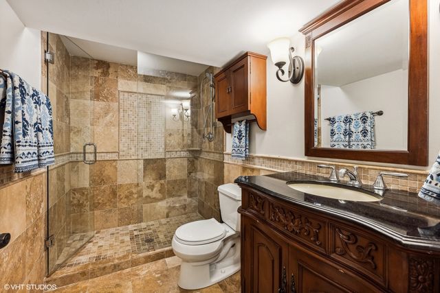 1214 W Newport Avenue 1, Chicago, IL 60657