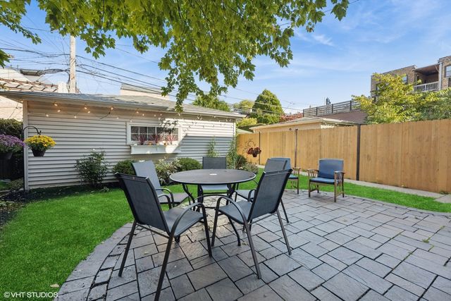1214 W Newport Avenue 1, Chicago, IL 60657