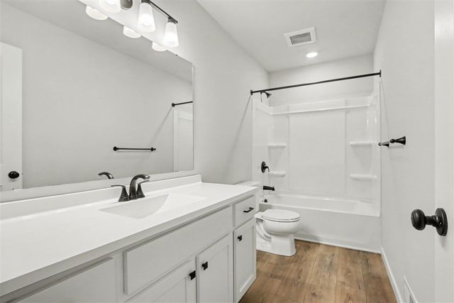 10150 Kearns Court, Portage, MI 49024