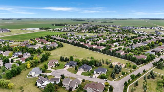 309 43rd Avenue S, Moorhead, MN 56560