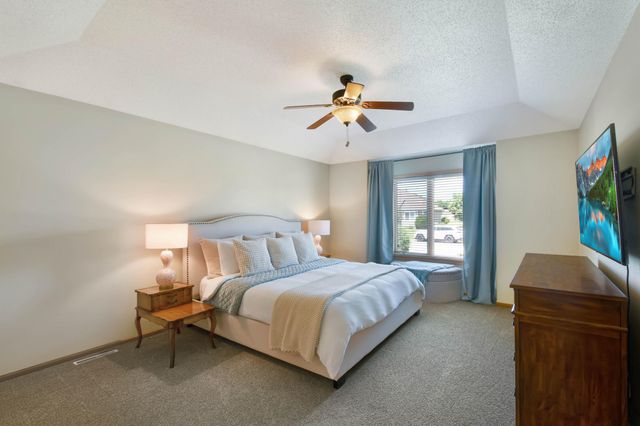 309 43rd Avenue S, Moorhead, MN 56560