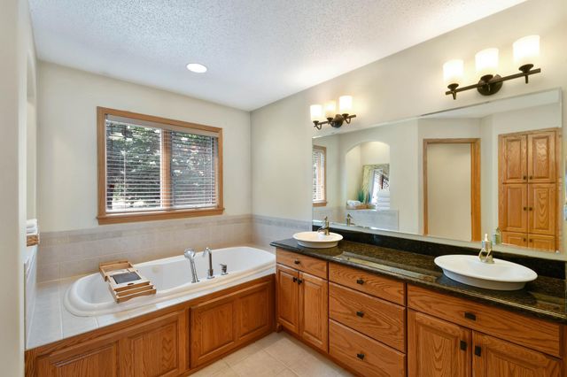 309 43rd Avenue S, Moorhead, MN 56560