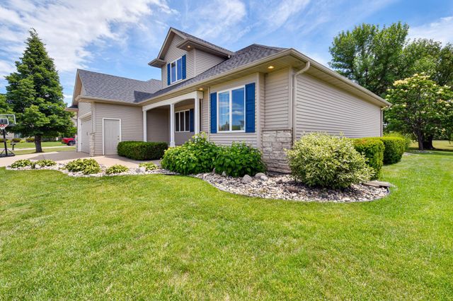 309 43rd Avenue S, Moorhead, MN 56560