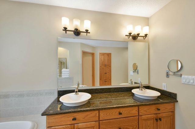 309 43rd Avenue S, Moorhead, MN 56560