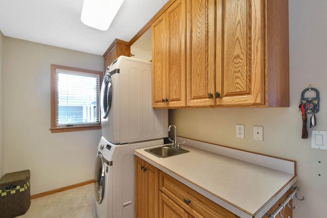 309 43rd Avenue S, Moorhead, MN 56560