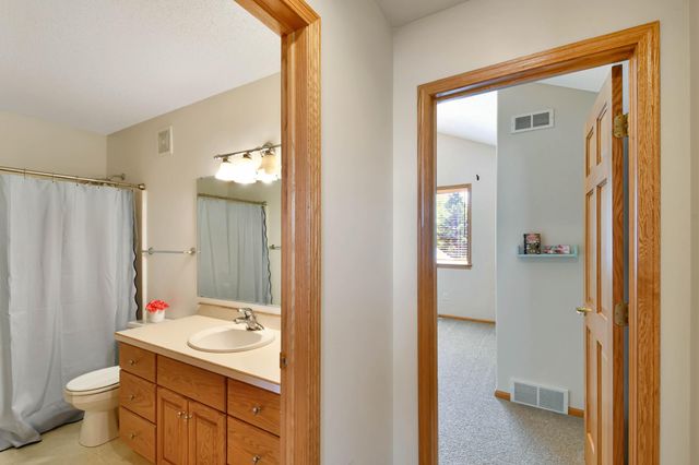 309 43rd Avenue S, Moorhead, MN 56560