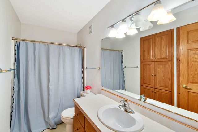 309 43rd Avenue S, Moorhead, MN 56560