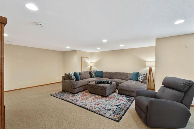 309 43rd Avenue S, Moorhead, MN 56560