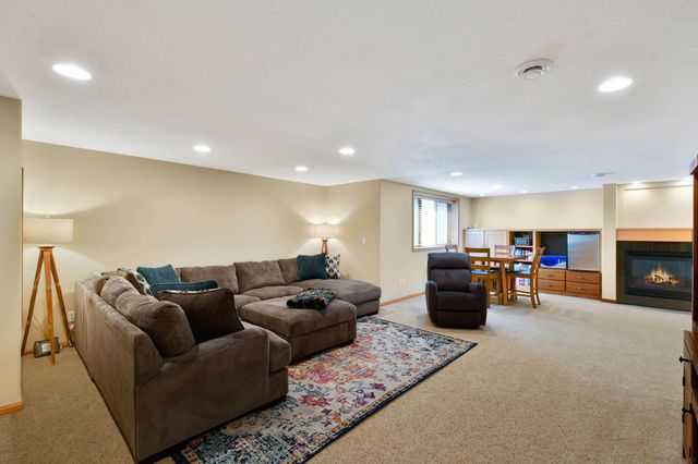 309 43rd Avenue S, Moorhead, MN 56560