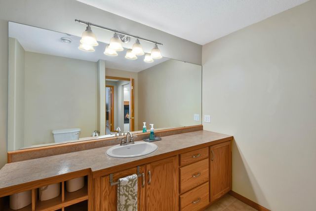 309 43rd Avenue S, Moorhead, MN 56560