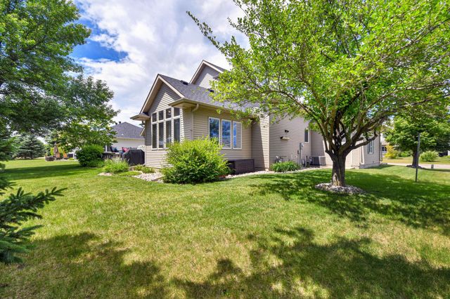309 43rd Avenue S, Moorhead, MN 56560