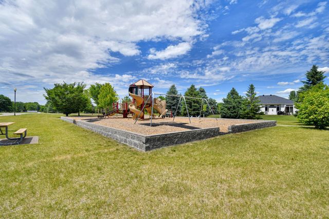 309 43rd Avenue S, Moorhead, MN 56560