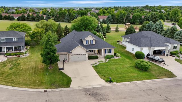 309 43rd Avenue S, Moorhead, MN 56560