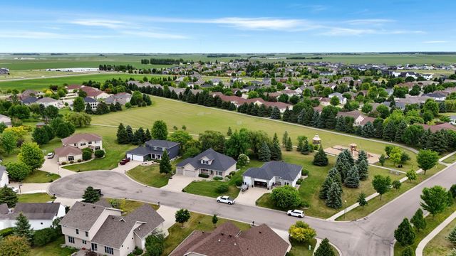 309 43rd Avenue S, Moorhead, MN 56560