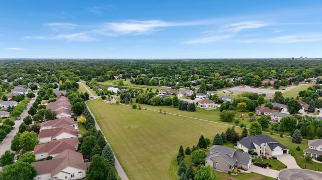 309 43rd Avenue S, Moorhead, MN 56560